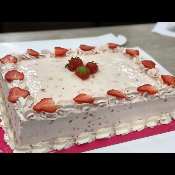 Meet your Posher, Nabila - Picture 1 of 1